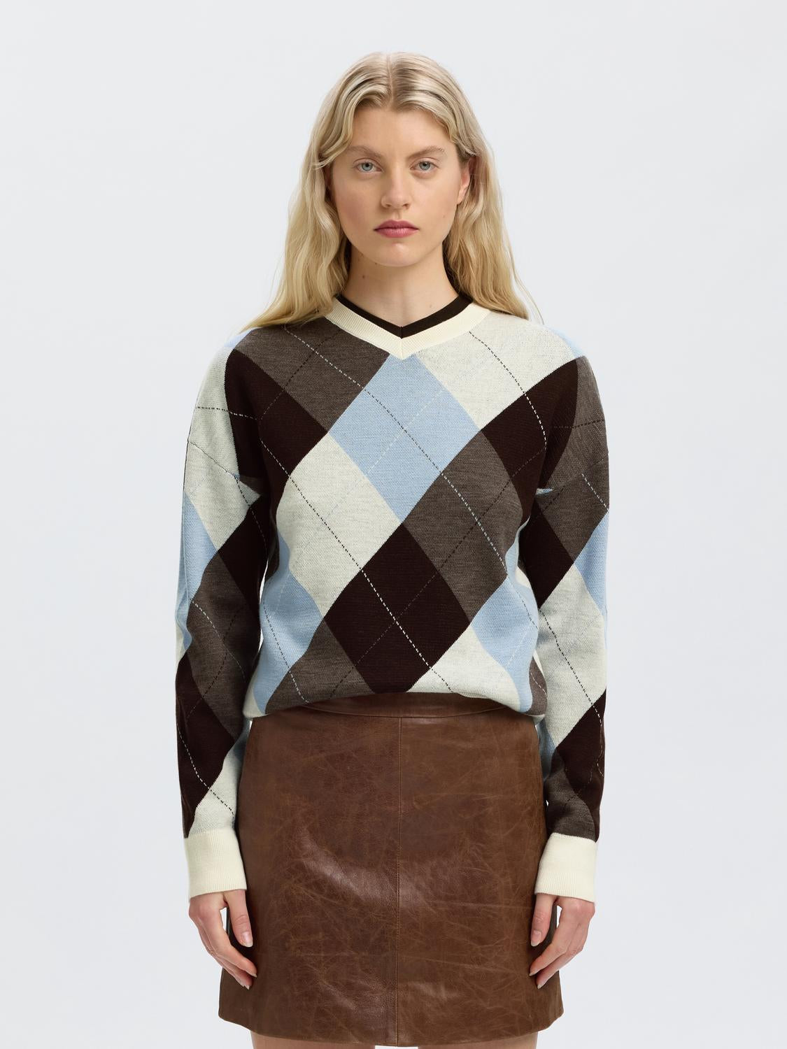 model_shot-front
